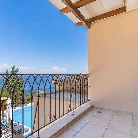 Villa Adiora - Luxury Spacious For Big Groups
