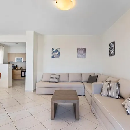 Villa Adiora - Luxury Spacious For Big Groups *