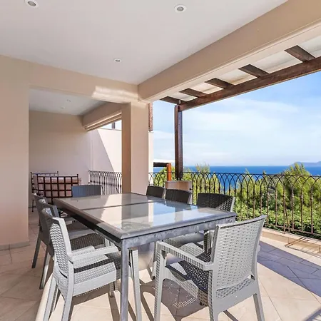Villa Adiora - Luxury Spacious For Big Groups